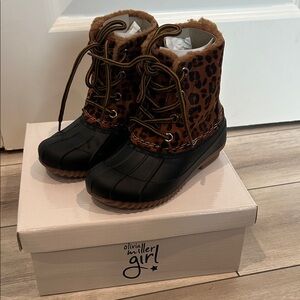 Olivia Miller Girl! Girls leopard print snow rain faux fur lined boots size 12